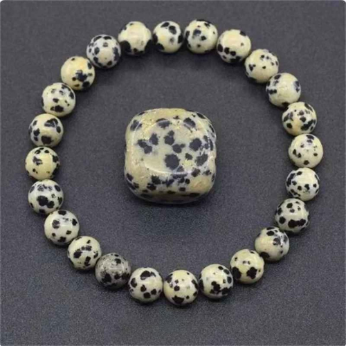 Elara - Symbol för Positivitet, Skydd och en Sorglös Livsinställning